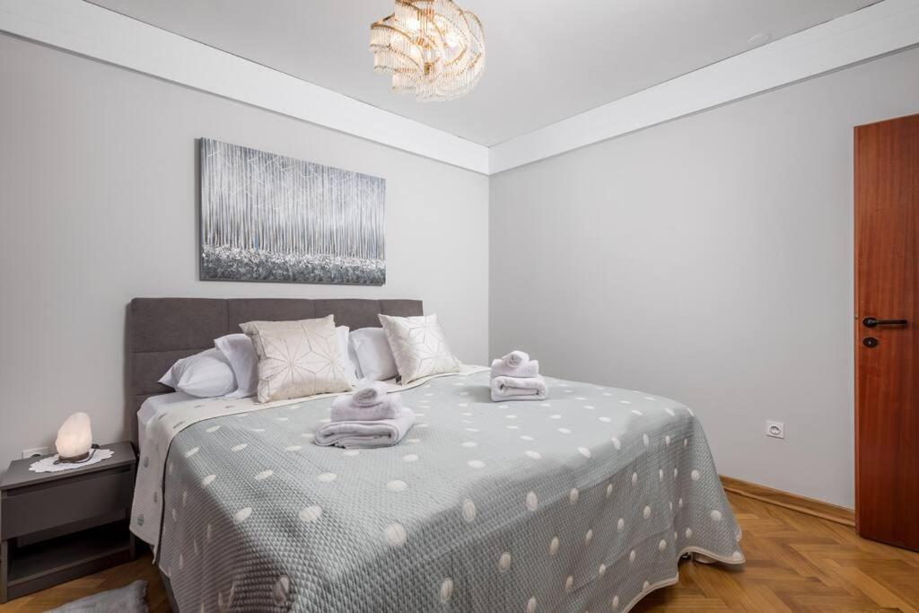 Deluxe Apartment Ana 100 M From The Beach Опатия Экстерьер фото