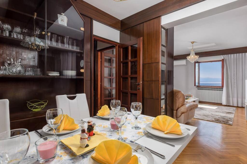 Deluxe Apartment Ana 100 M From The Beach Опатия Экстерьер фото