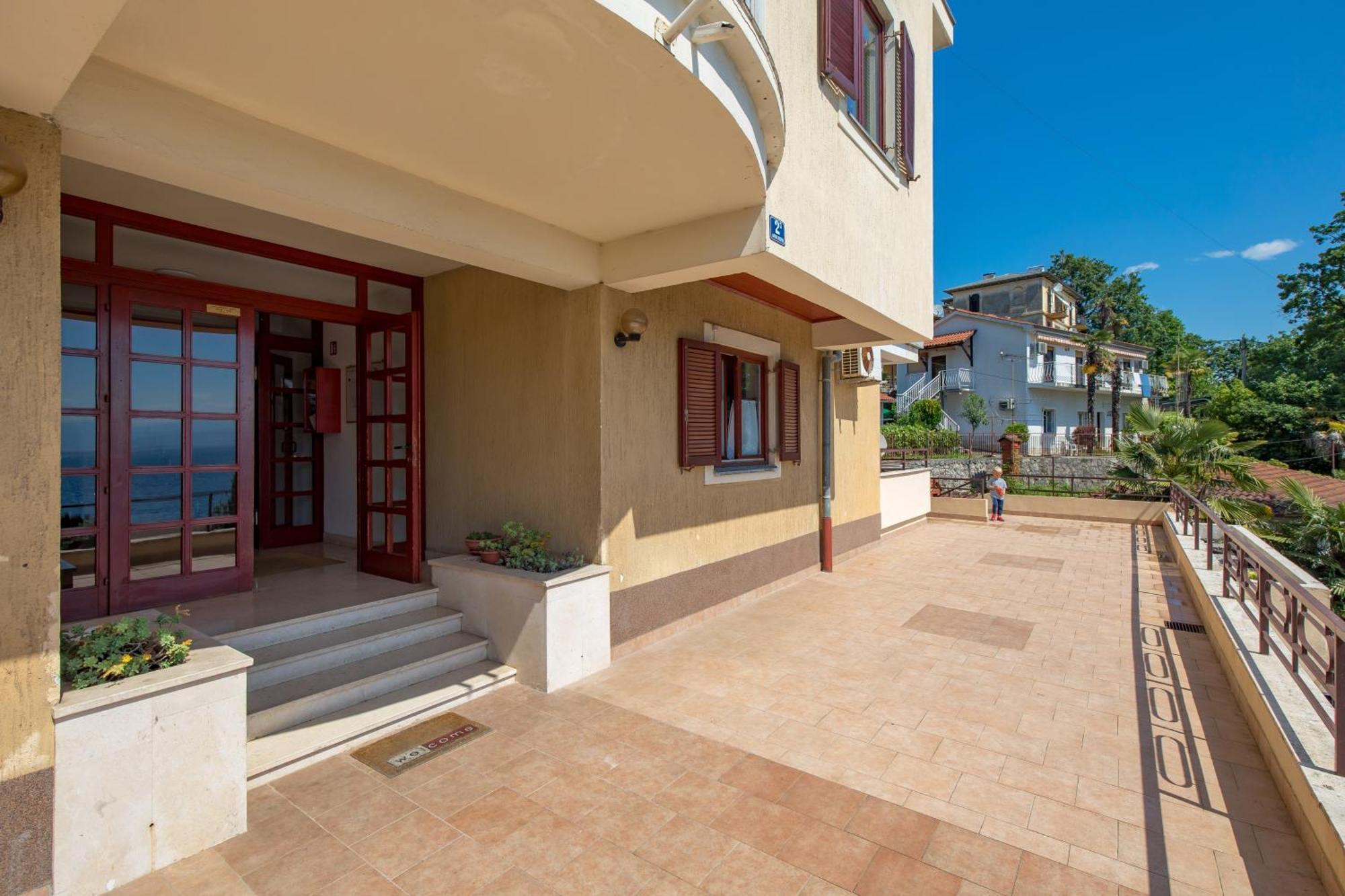 Deluxe Apartment Ana 100 M From The Beach Опатия Экстерьер фото