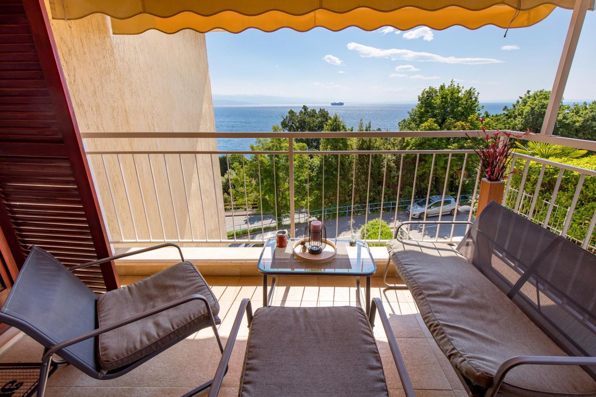 Deluxe Apartment Ana 100 M From The Beach Опатия Экстерьер фото